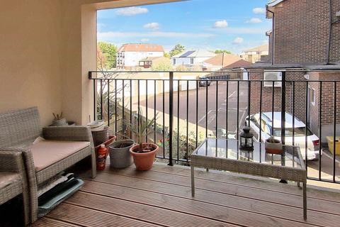 2 bedroom flat for sale, Carmilla Court, Wickham Road, Shirley