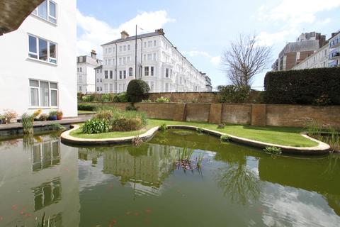 2 bedroom apartment for sale, Chiswick Place , Eastbourne  BN21