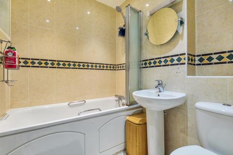 2 bedroom flat for sale, Princess Park Manor,  London,  N11,  N11