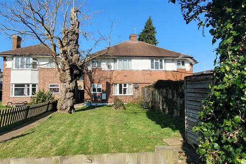 2 bedroom maisonette for sale, Staines Road, Bedfont