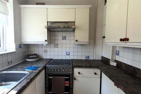 2 bedroom maisonette for sale, Staines Road, Bedfont