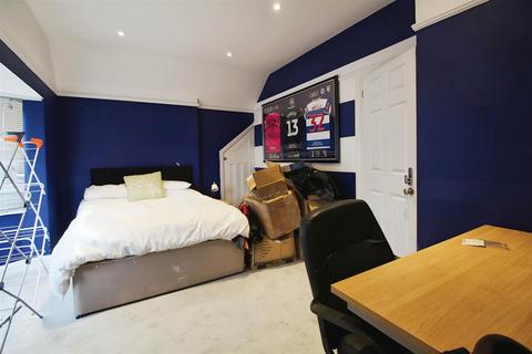 3 Langley Broom, Slough, SL3 8NB