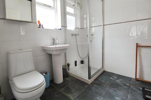 3 Langley Broom, Slough, SL3 8NB