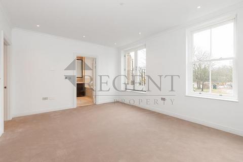 19 Barrons Chase, Richmond, TW10 5DA