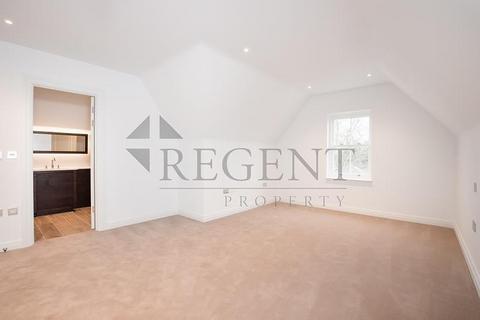 19 Barrons Chase, Richmond, TW10 5DA