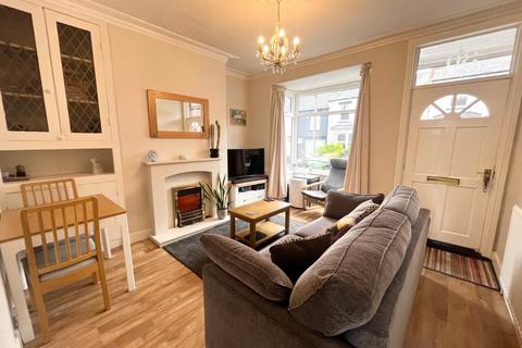 2 bedroom terraced house to rent, Springfield Mount, Horsforth, Leeds, West Yorkshire, LS18