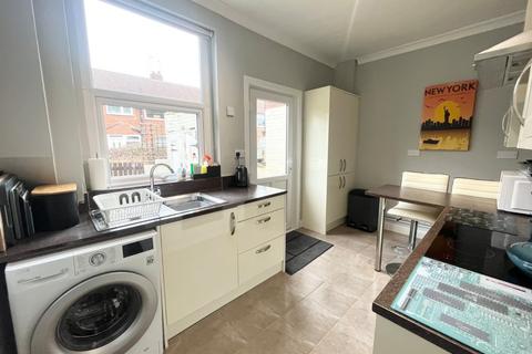 2 bedroom terraced house to rent, Springfield Mount, Horsforth, Leeds, West Yorkshire, LS18