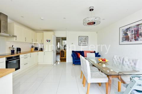 4 bedroom semi-detached house for sale, Dugdale Hill Lane, Potters Bar EN6