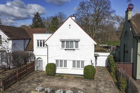 4 bedroom detached house for sale, Cassiobury Park Avenue, Hertfordshire WD18