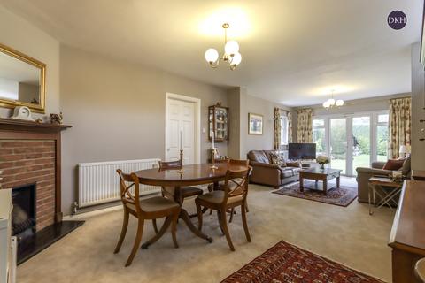 4 bedroom detached house for sale, Cassiobury Park Avenue, Hertfordshire WD18