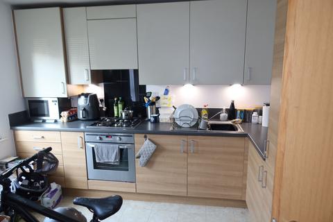 2 bedroom apartment to rent, LISTER DRIVE