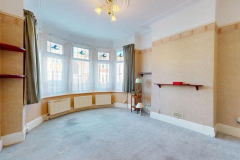 1 bedroom flat for sale, 80 Westcliff Park Drive, Westcliff-on-Sea, Essex, SS0 9LP