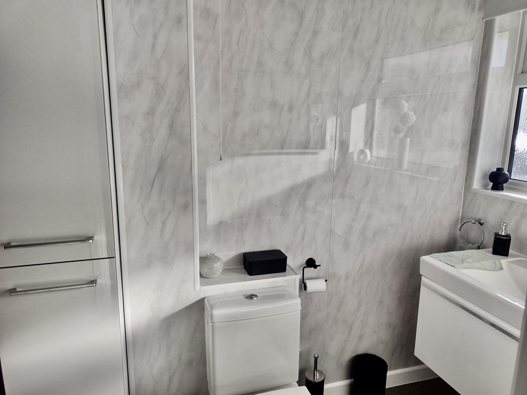 Ensuite Shower Room