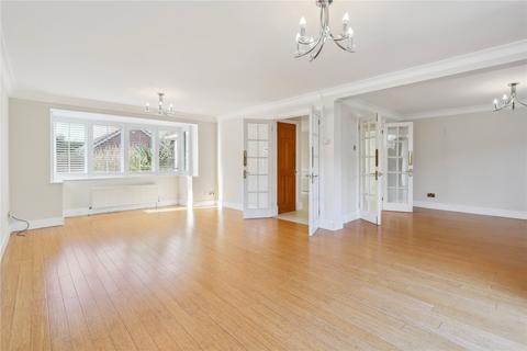 5 bedroom detached house to rent, St. Andrews Gardens, Cobham, Surrey, KT11