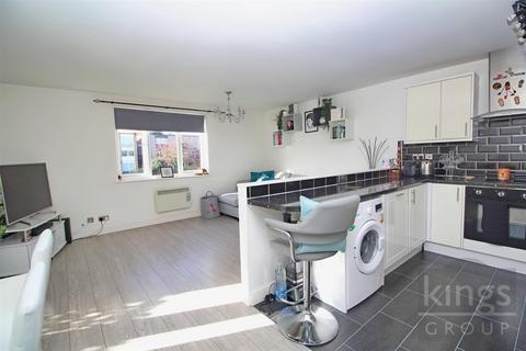 2 bedroom flat for sale, Ferguson Grove, Turners Hill, Cheshunt, Waltham Cross