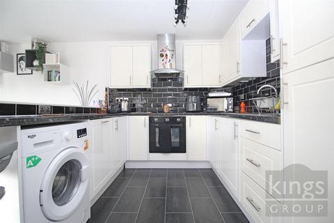 2 bedroom flat for sale, Ferguson Grove, Turners Hill, Cheshunt, Waltham Cross