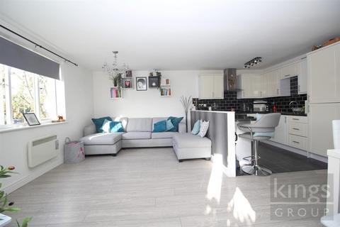 2 bedroom flat for sale, Ferguson Grove, Turners Hill, Cheshunt, Waltham Cross