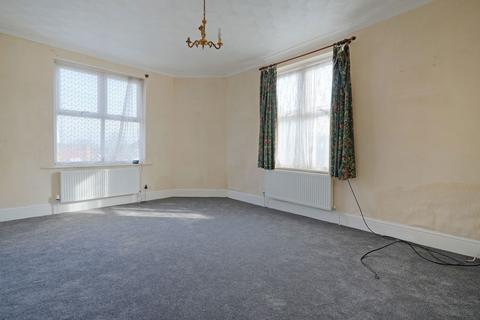 3 bedroom end of terrace house for sale, Hollinsend Road, Sheffield S12