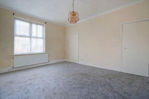 3 bedroom end of terrace house for sale, Hollinsend Road, Sheffield S12