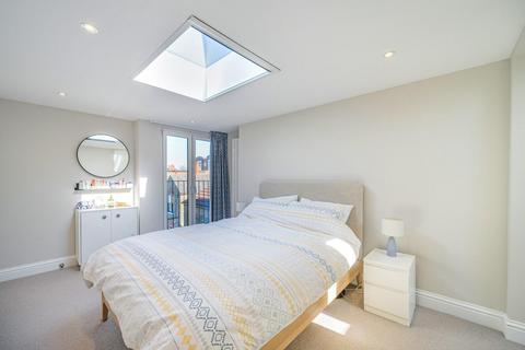 37 Wyatt Park Road, London, SW2 3TN