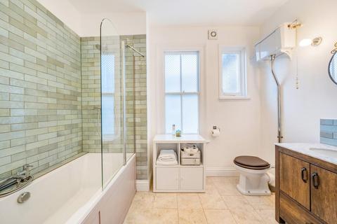 37 Wyatt Park Road, London, SW2 3TN