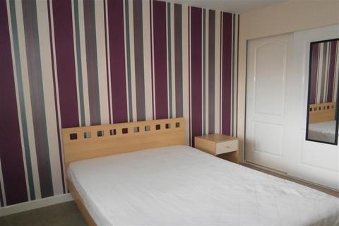 2 bedroom apartment to rent, Kendal Bank, LS3