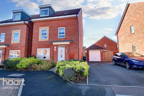 6 bedroom detached house for sale, Broomfield Crescent, Leicester