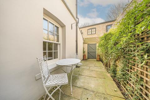 Flat 1, 35 Grosvenor Road, Twickenham, TW1 4AD