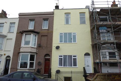 4 bedroom terraced house to rent, Hardres Street, Ramsgate CT11