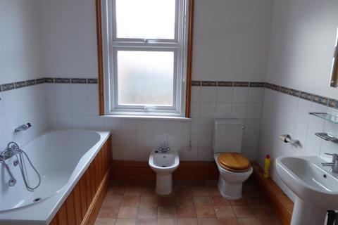 4 bedroom terraced house to rent, Hardres Street, Ramsgate CT11