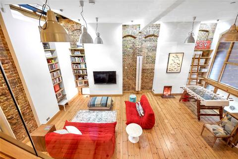 3 bedroom terraced house for sale, Faulkners Alley, EC1M