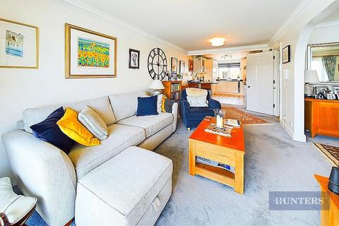 2 bedroom apartment for sale, Moorhead Court, Ocean Village, SO14