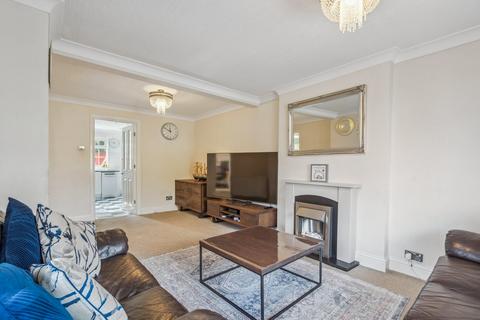 undefined, Devonshire Green, Farnham Royal SL2