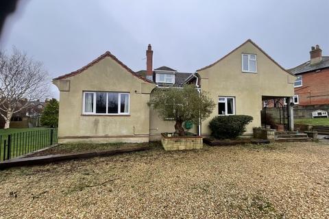 6 bedroom chalet for sale, Elliston Road, Totland Bay, Isle of Wight