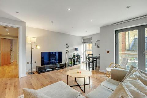 2 bedroom flat for sale, Battersea Square, London, SW11