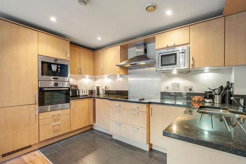 2 bedroom flat for sale, Battersea Square, London, SW11