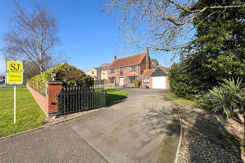 3 bedroom house for sale, Maldon Road, Burnham-On-Crouch