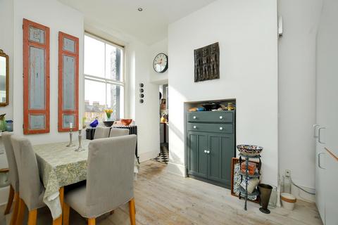 Flat 3, 17 Clapton Terrace, London, E5 9BW
