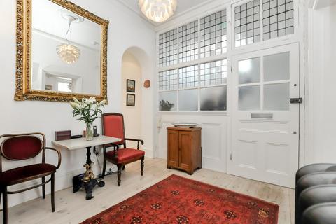 Flat 3, 17 Clapton Terrace, London, E5 9BW