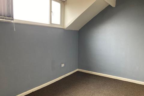 2 bedroom flat to rent, Leeds LS15