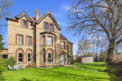 Flat 3, Bewick House 1 Denmark Road, Gloucester, GL1 3HW