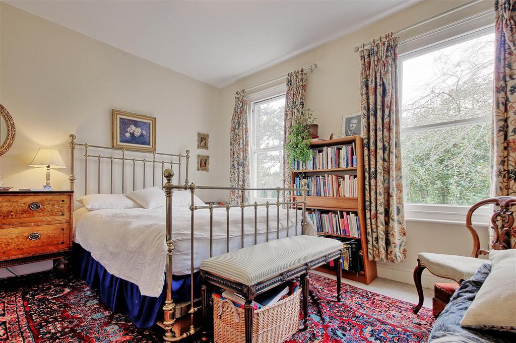 Bedroom 1 - 2.jpg