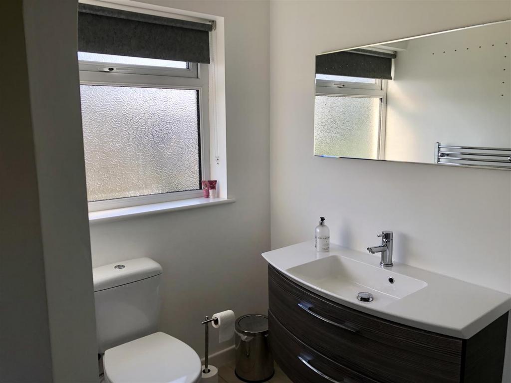 En-suite 1.jpeg