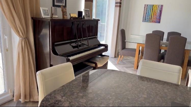 Living dining 2.jpg