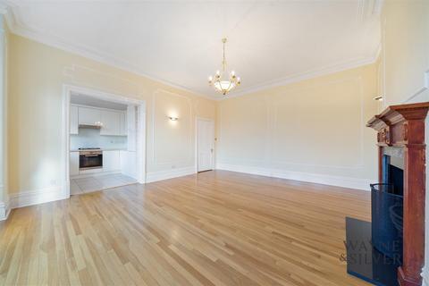 3 bedroom apartment to rent, Chesterford Gardens, Hampstead, NW3