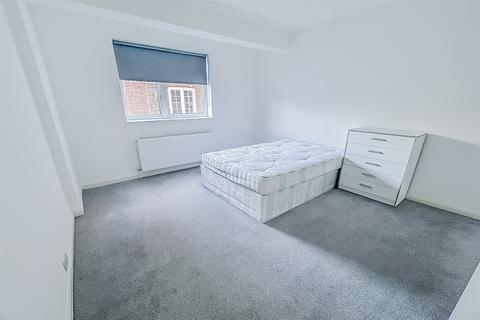 3 bedroom flat to rent, Highgate High Street, Highgate, N6