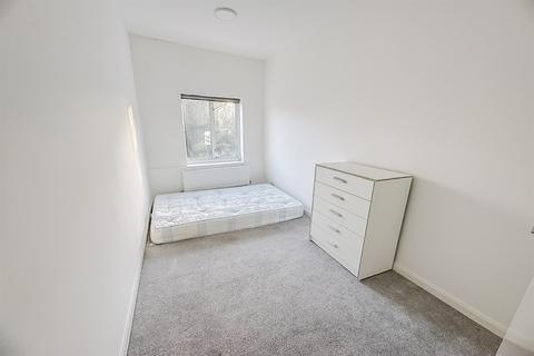 3 bedroom flat to rent, Highgate High Street, Highgate, N6