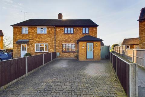 3 bedroom semi-detached house for sale, Goss Avenue, Aylesbury HP18