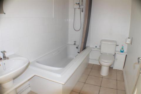 1 bedroom flat to rent, Portsmouth Road, Southampton