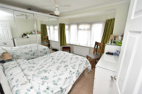 5 bedroom chalet for sale, Stevens Close, Canvey Island SS8